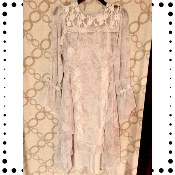 LC Lauren Conrad Dresses & Skirts - 🎁3/$23 NWT white and gray high low dress
